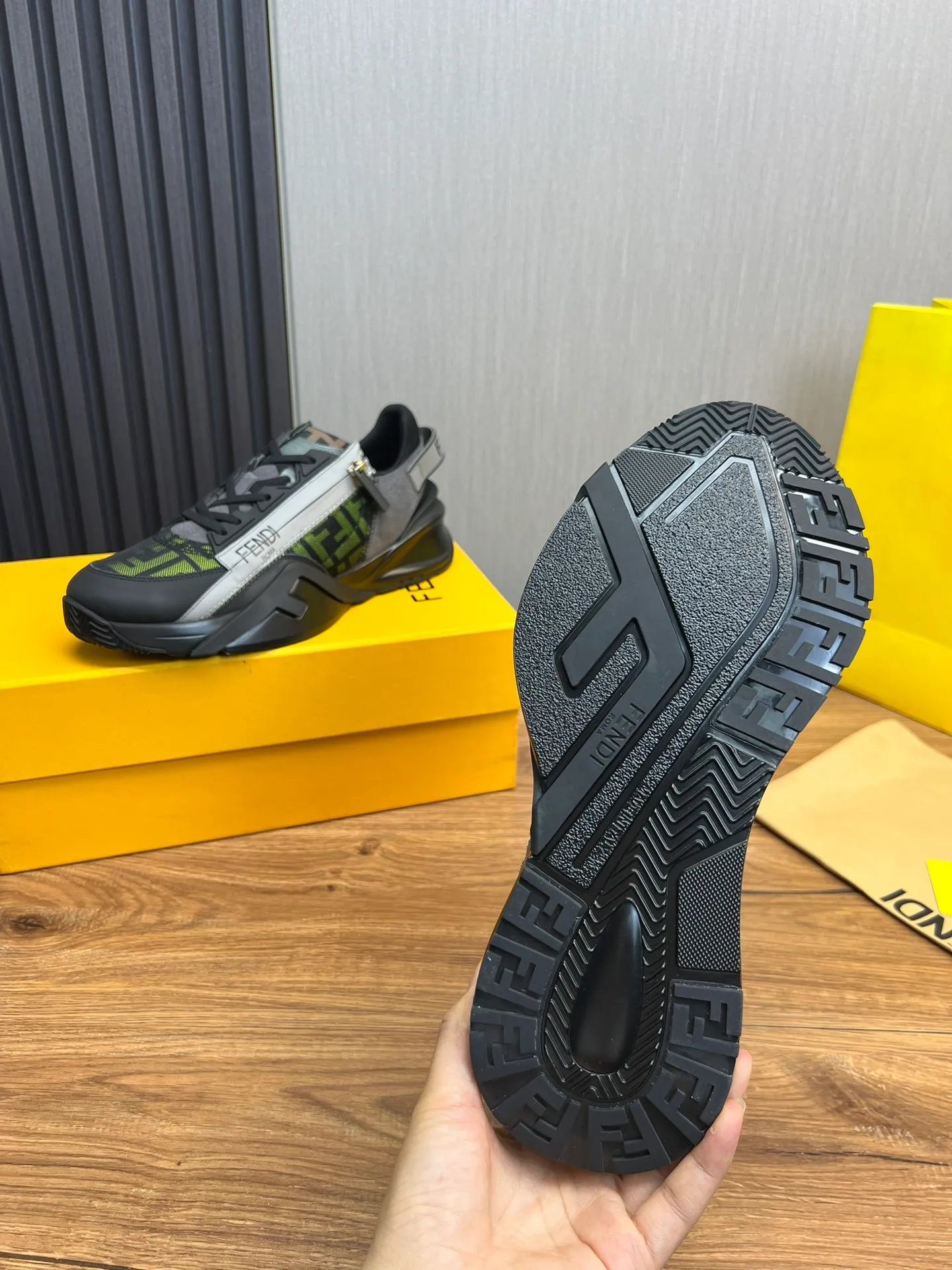Men's men's shoes💰520💰 Fendi [Fendi] hot style is on the market🔥Fashionable casual men's shoes🔱Made of original brand fly knit fabric. Original cowhide + breathable mesh lining + sheepskin feet. Perfect shape and top quality, you deserve it🔜Original rubber outsole, ultra-light, non-slip and wear-resistant👣 Standard size 38-44